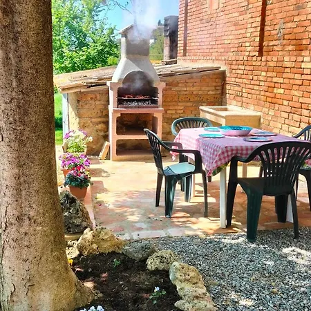 L'oca Nera Apartment *